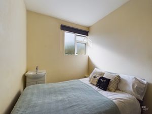 bed 2 - click for photo gallery